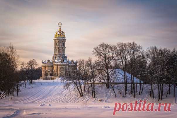 Храм Зна́мения Пресвятой Богородицы в Дубровицах, Подмосковье. Снимала Алена Устинович: nat-geo.ru/community/user/227529