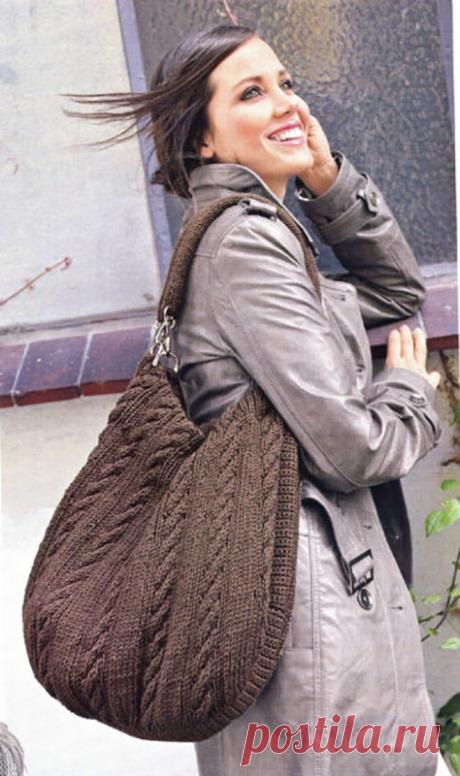 Вязаная сумка спицами с узором из кос - Портал рукоделия и моды Вязаная сумка спицами с узором из кос - Портал рукоделия и моды