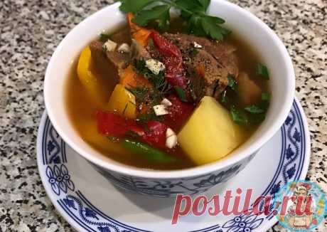 Правильный рецепт восточного супа Шурпа
Это самая вкусная шурпа, которую я пробовала 

Надо взять:
500 г баранины или говядины
5-6 шт. картофеля
2 шт. болгарского перца
2 шт. помидоров
1 большая морковь
1 большая головка лука
2-3 зубчика чеснока
2 ст.л. томатной пасты
соль
перец
зелень по вкусу

Приготовление:
1.В казанке на растительном масле обжарить лук.
2. Добавить мясо.
3. Хорошо обжарить.
4. Пока жарится мясо, порезать соломкой морковь
5. И болгарский перец
6. В гото...