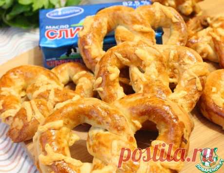 Несладкие крендели с брынзой и курицей – кулинарный рецепт