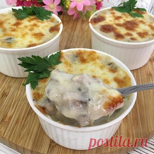 Жюльен из кальмаров с кабачком и грибами — Sloosh – кулинарные рецепты