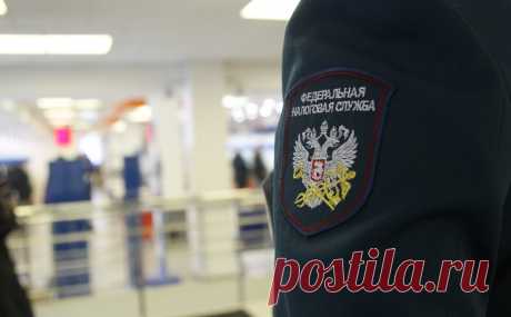 Налоговикам предложили дать право блокировать активы бизнеса при проверке. Инициативу обсуждают Минфин и ФНС. Она направлена против «уклонистов», которые после начала налоговой проверки успевают распродать имущество, вывести капитал и обанкротиться. Бизнес эту идею счел «явным перебором»