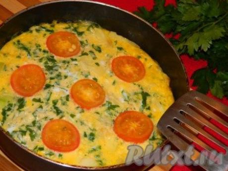 Фриттата с кабачками.