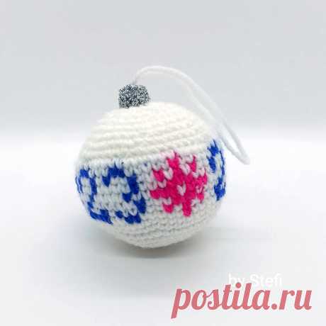 PDF Ёлочный шарик крючком. FREE crochet pattern; Аmigurumi toy patterns. Амигуруми схемы и описания на русском. Вязаные игрушки и поделки своими руками #amimore - елочные украшения, игрушки на ёлку ёлочные шары, Новый год.
