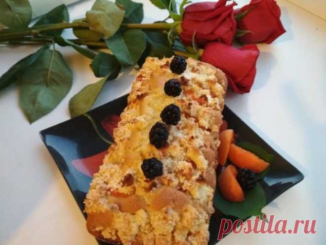 ​Кекс с абрикосами и кокосовым штрейзелем