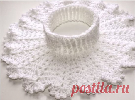 Красивая манишка вязаная крючком, схема и видео урок по ссылке: https://ru4kami.ru/vyazhem-aksessuary/524-krasivaya-manishka-kryuchkom.html