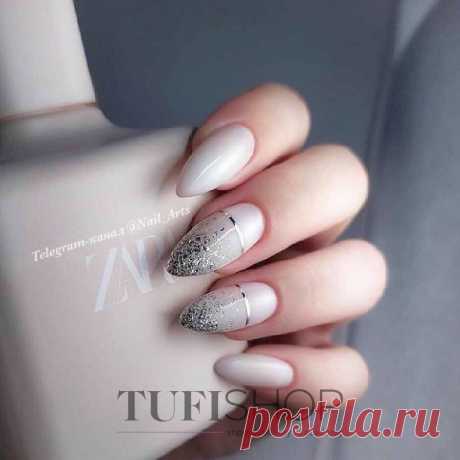 Светлый маникюр (миндаль с блестками) - купить в Киеве | Tufishop.com.ua