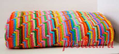 Одеяло &quot;Радуга&quot;. 
Источник: https://winkieflash.nl/patterns/groovy-ghan-en/