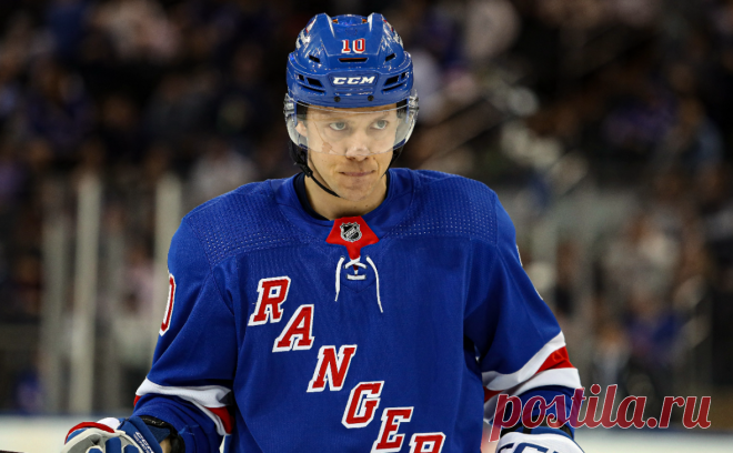 Панарин рассказал о давлении на команду перед серией с клубом Овечкина. Артемий Панарин считает, что ему надо забыть об успешном регулярном чемпионате и настроиться на плей-офф, где от его команды ждут только чемпионства. В первом раунде «Рейнджерс» сыграют с «Вашингтоном»