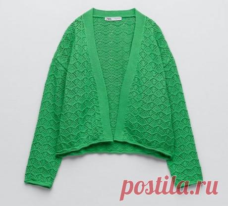 Комплект из топа и кардигана спицами

Важно: знак в сером квадратике (в 11-м ряду) вяжется, начиная со 2-го раппорта. В 1-ом раппорте на этом месте — лицевая петля.

Пустые клетки = лицевые петли. На схеме расположен один раппорт узора: 14 петель и 14 рядов. Указаны только лицевые ряды. В изнаночных рядах все петли и накиды провязывать изнаночными.