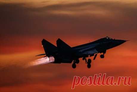 Российский МиГ-31 перехватил норвежский самолет над Баренцевым морем. Российский истребитель МиГ-31 перехватил самолет базовой патрульной авиации Военно-воздушных сил (ВВС) Норвегии Р-8А «Посейдон» над акваторией Баренцева моря. Об этом сообщили журналистам в Минобороны России. В ведомстве отметили, что нарушения границы Российской Федерации не допущено.