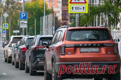 Названы популярные у российских мужчин автомобили. Российские мужчины чаще всего предпочитают китайские кроссоверы Geely, Exeed, Haval и Chery. У марки Geely предпочтение отдают моделям Coolray, Tugella и Atlas, у Exeed — LX, TXL и VX, у Haval — Jolion, F7 и Dargo. Далее следуют Chery (Tiggo 7, Tiggo 4 и Tiggo 8). В премиальном сегменте лидирует Audi.