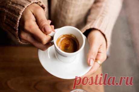 Наука на кофейной гуще. IJC: кофе защищает от рака кишечника и метастазов. Потребление кофе защищает людей с колоректальным раком от метастазов и рецидивов после хирургического лечения. К такому выводу пришла большая группа ученых из Нидерландов и Франции.