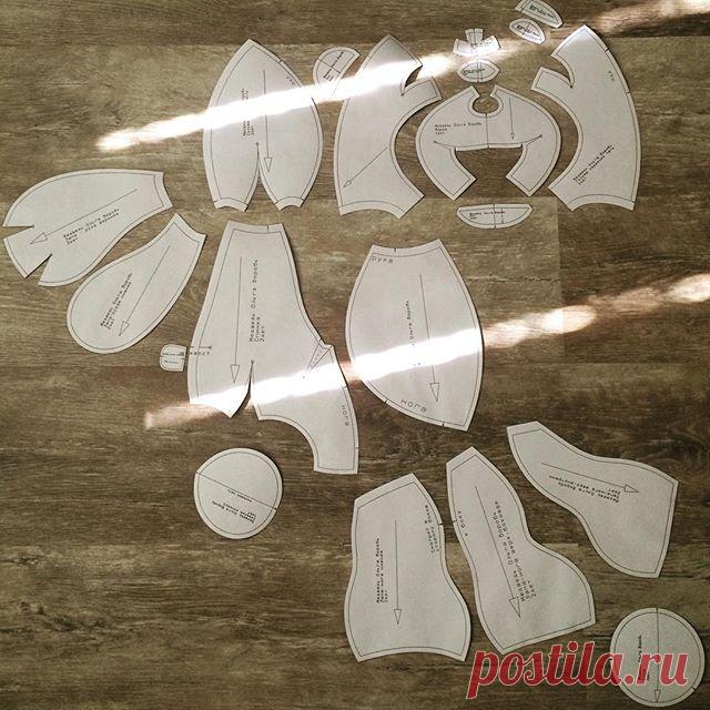 В #процессе работы над #макетом 
#мягкаяигрушка #лекала #лекалапросто #выкройкиигрушек #лекаланазаказвмоскве