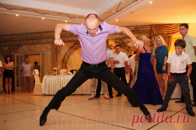 Проведение свадебного торжества! Современно, весело, незабываемо!
тел. 0661498491