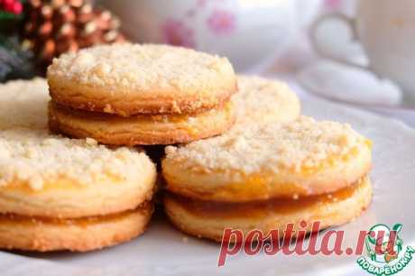 Песочное пирожное с абрикосовым джемом
