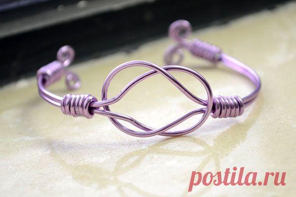 Step-by-step Instructions on Making a Sailor Knot Bracelet with 2mm Wire - Pandahall.com