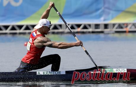 Андрей Крайтор. © AP Photo/Andre Penner. РИО-ДЕ-ЖАНЕЙРО, 18 августа. /Спец. корр. ТАСС Рустам Шарафутдинов/. Российский каноист Андрей Крайтор очень хотел, чтобы история с его допуском на Олимпийские игры в Рио-де-Жанейро завершилась завоеванием олимпийской медали. Об этом он рассказал журналистам. В четверг Крайтор финишировал шестым в заезде в каноэ- одиночке на 200 метров.  |  ТАСС: Спорт - Каноист Крайтор: хотел, чтобы история с допуском на ОИ завершилась выигрышем медали