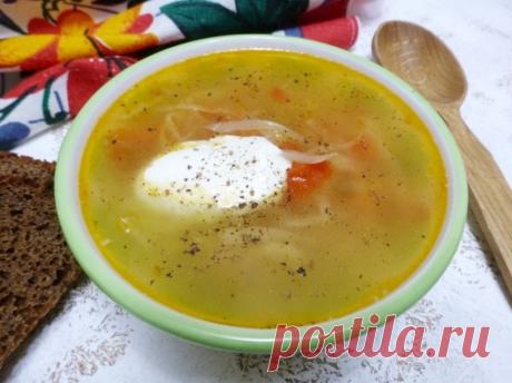 Щи с квашеной капустой Ингредиенты:Бульон (куриный, свиной) — 1,5 лКартофель — 3 шт.Капуста квашеная — 300 гЛук репчатый — 1 шт.Помидоры — 2 шт.Лавровый лист — 2 шт.Укроп (сухие семена) — 1 ч. л.Соль — по вкусуПерец — по вкусуСахар — по вкусуМасло...