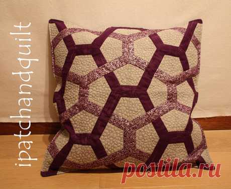 Honey, Honey pattern testing  I recently finished testing a new paper-pieced pattern. The pattern is called "Honey, Honey," and it was designed by Esther. Here is the pi...