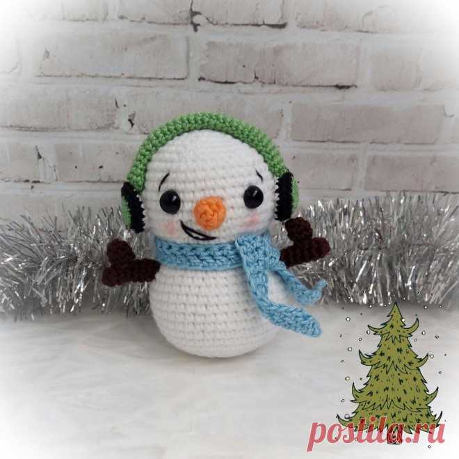 Вязаный снеговик в наушниках крючком | Hi Amigurumi