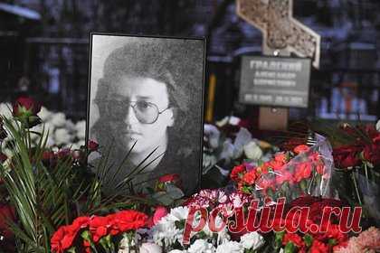 Бывшая жена Градского решила отсудить у вдовы артиста долю наследства. Бывшая жена народного артиста России Александра Градского Ольга захотела отсудить долю его наследства, доставшегося вдове певца Марине Коташенко, а также детям Даниилу и Марии. Третья жена артиста Ольга, с которой тот находился в браке с 1980 по 2001 год, решила обжаловать отказ суда о праве на наследство.