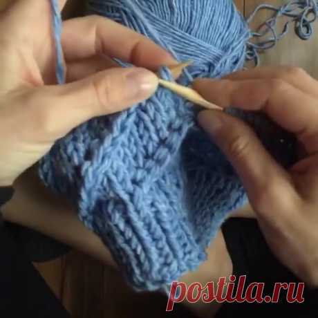 Knitting Daily в Instagram: «From @rosehip_lane: "Lacy knitting 🖤 Spring is already here in the South so I am knitting with lighter weight yarns…»