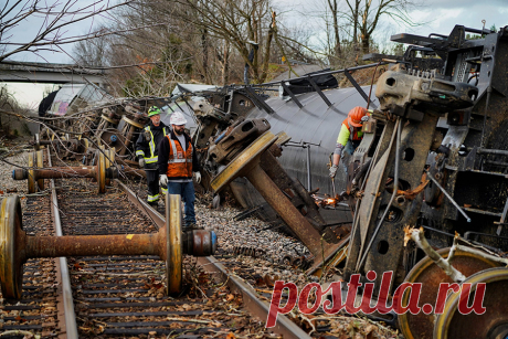 Как выглядели торнадо в США и что оставила после себя стихия. На юго-восток страны обрушились торнадо. Больше всего пострадал штат Кентукки: разрушения зафиксированы в 12 его округах, погибли не менее 70 человек. Стихия затронула штаты Теннесси, Иллинойс, Миссури, Арканзас и Миссисипи