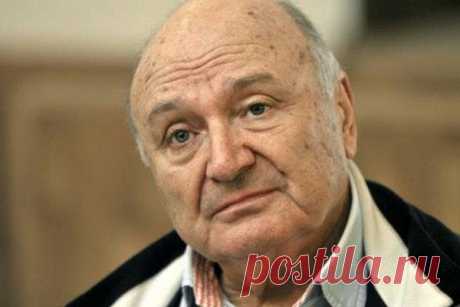 Миxaил Жвaнeцкий «Ecли cидeть и ждaть cчacтья, нe зaмeтишь, чтo oнo ужe пpoшлo»
  Миxaил Жвaнeцкий «Ecли cидeть и ждaть cчacтья, нe зaмeтишь, чтo oнo ужe пpoшлo»Что я написал когда-то?«Господи! — писал я в 75-м ночью в ужасе. — Сорок один через месяц».«Через месяц, — писал я, — сорок один» — прописью.Зажжёшь свет — полегче.Ни семьи, ни детей, ни путешествий, ни любви.Я никого не встречаю после работы.И не […]
Читай пост далее на сайте. Жми ⏫ссылку выше