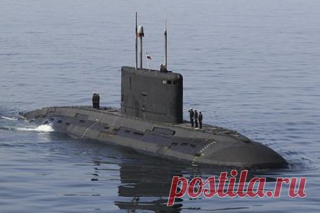 Иранская подлодка заставила всплыть американскую. Иранская подводная лодка «Фатех» вынудила атомную подлодку ВМС США «Флорида» всплыть на поверхность в Ормузском проливе, заявил командующий иранскими ВМС вице-адмирал Шахрам Ирани. По его словам, «Флорида» после обнаружения была вынуждена изменить свой курс и покинуть воды пролива с сопровождением.