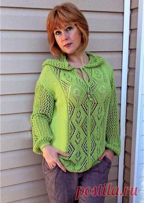 Летний пуловер с капюшоном