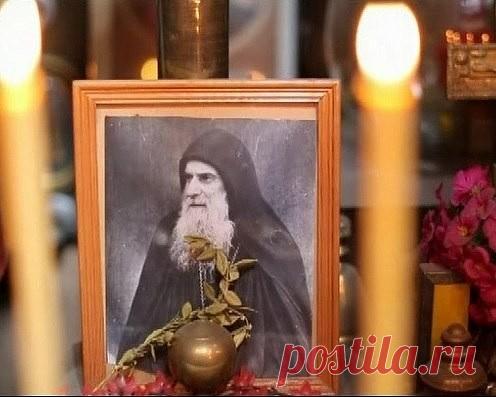 ПОУЧЕНИЯ   СТАРЦА   ГАВРИИЛА   УРГЕБАДЗЕ.

Отец Гавриил категорически ЗАПРЕЩАЛ -- нам кого-либо осуждать и так 
говорил: 
