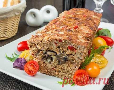 Мясная буханка с грибами

В оригинале это блюдо называется Meatloaf. Семантика очень проста — готовится оно в прямоугольной форме типа «кирпичик» и своим внешним видом напоминает буханку хлеба. К слову, начинка может не только грибная, но и овощная или, для любителей, фруктовая. Возни с блюдом немного, получается оно вкусным и сочным. 
Показать полностью…