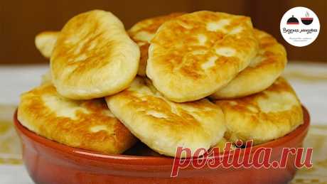 Пирожки ОЧЕНЬ мягкие и вкусные. Тесто - дрожжевое на картофельном отваре. Это постное блюдо. Но начинка может быть любая. Я очень люблю такие пирожки с повидлом!... Вкуснейшее тесто! и готовить его очень просто - без опары и долгих ожиданий.

https://www.youtube.com/watch?v=0Nkh5OIvrJY