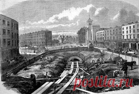 Призраки лондонского метро - паранормальные явления.
Строители, создававшие станцию «Банк» могут рассказать вам о «Черной монахине».  Брат монашки, Филип Уайтхед работал билетером, он был подвергнут смертной казни за фальшивку. Праведница Сара до конца своих дней ждала брата. В настоящее время она так и ищет Филипа на станции метро.