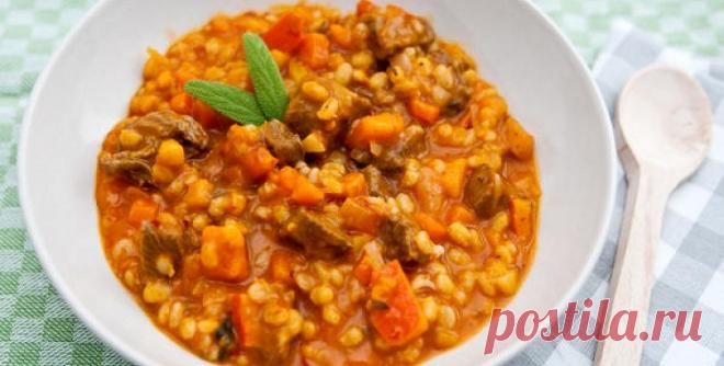 Vecmāmiņas pērļu grūbu sautējums ar gaļu un ķirbi - beFIT.lv