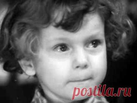 История одного видео: кто он – маленький мальчик из 1970-х, прочитавший взрослое стихотворение Рождественского | КУЛЬТУРОЛОГИЯ | Яндекс Дзен