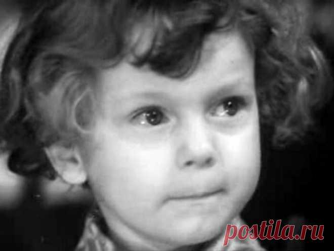 История одного видео: кто он – маленький мальчик из 1970-х, прочитавший взрослое стихотворение Рождественского | КУЛЬТУРОЛОГИЯ | Яндекс Дзен