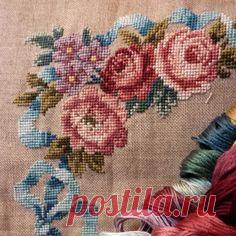 Розы. Вышивка крестиком бисером