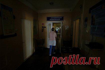 В трех областях Украины ограничат потребление электроэнергии. Власти Украины заявили, что в Ивано-Франковской, Волынской и Хмельницкой областях ограничат потребление электроэнергии. Председатель Ивано-Франковской областной государственной администрации Светлана Онищук уточнила, что отключение электроснабжения может происходить несколько раз в сутки.