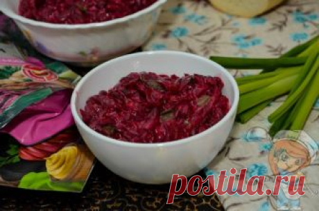 Тем, кто любит салаты из свеклы, эта закуска особо придется по вкусу. Закуска получается слегка пикантной, и регулировать остроту блюда можно по своему вкусу, добавив больше или меньше горчицы с хреном. Готовится салат очень быстро и легко, а используются самые обычные ингредиенты.