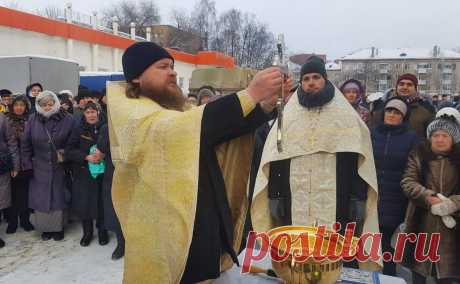 В рязанской епархии сообщили о «несусветной вони» с заводов. В рязанской епархии попросили послать вразумления местным властям, чтобы те обнаружили источник «мерзкого зловония», которое появляется последние 20 лет. Власти признавали превышение уровня сероводорода