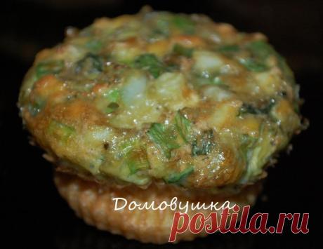 "Пирожки" с луком и яйцами.