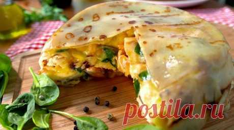 Блинный пирог с курицей и грибами в нашей семье просто обожают