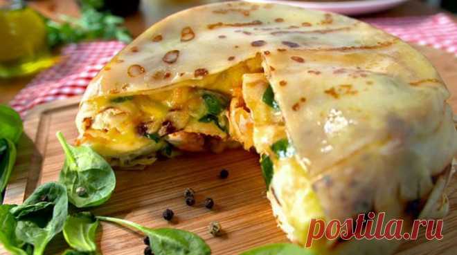 Блинный пирог с курицей и грибами в нашей семье просто обожают
