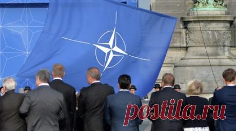 Politico: НАТО начнёт обсуждать пересмотр стратегии отношений с Россией. Министерства обороны стран НАТО будут обсуждать формирование новой политики в отношении России, сообщает Politico. Вместе с этим Брюссель не намерен отказываться от основополагающего акта Россия — НАТО, согласно которому Москва и североатлантический альянс не рассматривают друг друга как противников. Читать далее