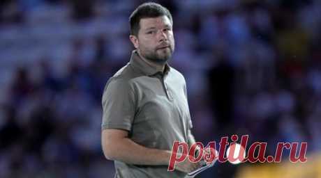 Последствия странной рокировки: что привело к худшему старту «Краснодара» в РПЛ в истории клуба. «Краснодар» выдал худший старт сезона в своей истории. В трёх турах чемпионата России команда впервые не одержала ни одной победы и при этом забила всего один мяч, повторив клубный антирекорд. На этом фоне в СМИ продолжают обсуждать возможный уход из команды Джона Кордобы и Эдуарда Сперцяна, а также всё чаще говорят о возможной отставке Мурада Мусаева, который за полгода так и не сумел стать…