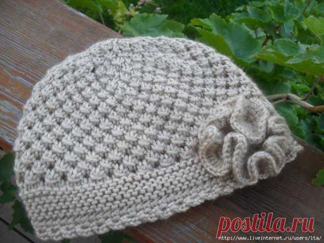 Две шапочки.