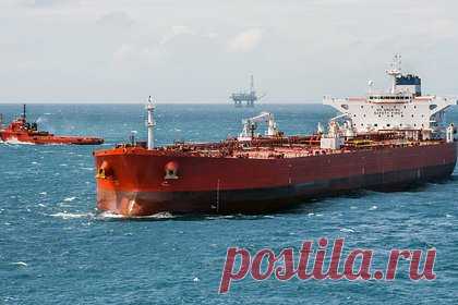 Первую партию российской нефти доставили в Пакистан. Первую партию нефти из России доставили в Пакистан. Об этом рассказал премьер-министр страны Шехбаз Шариф. «Я выполнил еще одно из своих обещаний нации. Рад сообщить, что первый российский груз сырой нефти со скидкой прибыл в Карачи и завтра начнется выгрузка нефти», — поделился информацией премьер-министр Пакистана.
