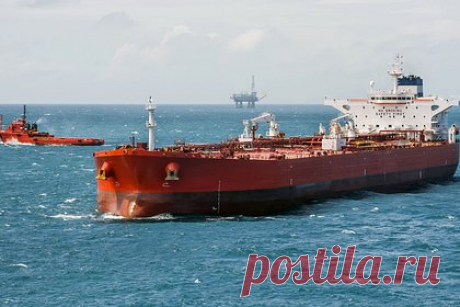 Первую партию российской нефти доставили в Пакистан. Первую партию нефти из России доставили в Пакистан. Об этом рассказал премьер-министр страны Шехбаз Шариф. «Я выполнил еще одно из своих обещаний нации. Рад сообщить, что первый российский груз сырой нефти со скидкой прибыл в Карачи и завтра начнется выгрузка нефти», — поделился информацией премьер-министр Пакистана.